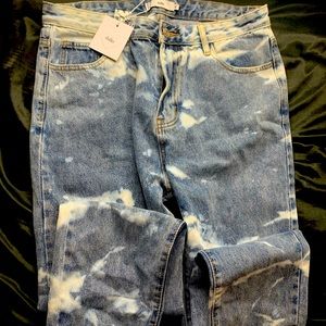 New! White Bleached Mom Jeans/Adika